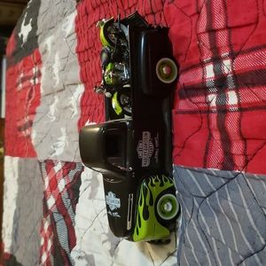 Harley Davidson 1948 Ford F1 Pickup + motorcycle